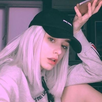 21张高清高冷欧美女生微信头像 氛围感拉满