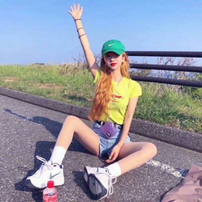16张氛围感拉满！一半清纯一半妖媚的性感女生头像