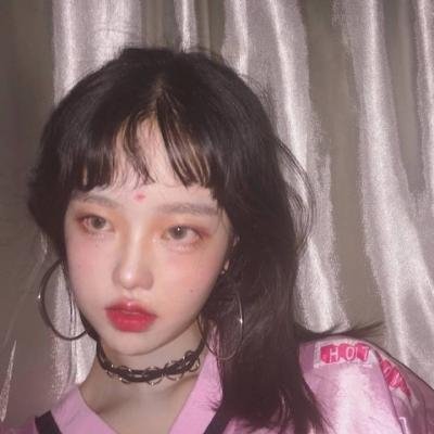 19张高清颓废感非主流女生QQ头像合集