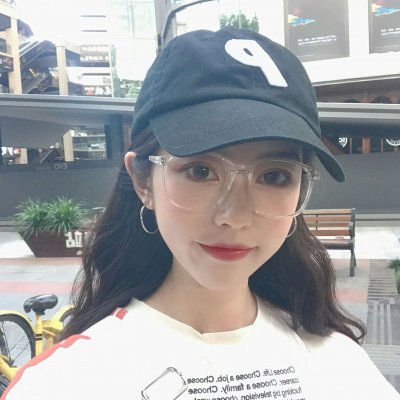 19张高清好看的女生戴眼镜微信头像合集