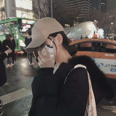 16张高清戴帽女生头像 氛围感拉满的唯美头像合集