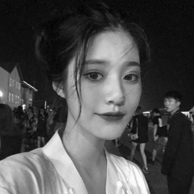 18张简约大方黑白女生微信头像 高清耐看款