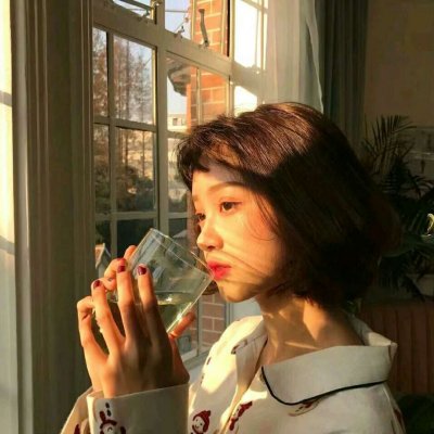 25张高清优雅意境女生头像合集 氛围感拉满