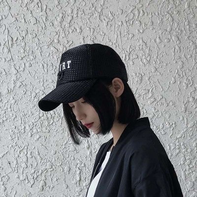 戴帽子低头的高清女生头像 17张好看的合集来啦