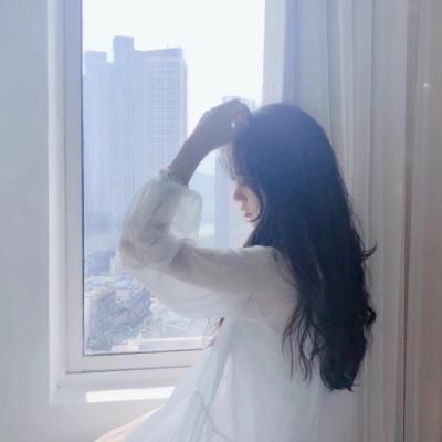 24张高清冷酷伤感少女头像合集 氛围感拉满