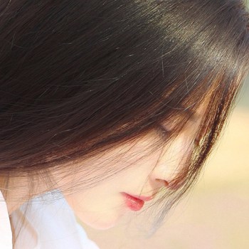 # 9张高清唯美清纯女生头像 氛围感拉满的女生头像合集
