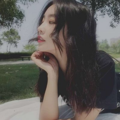 22张高清文艺小清新女生QQ头像 气质氛围感拉满