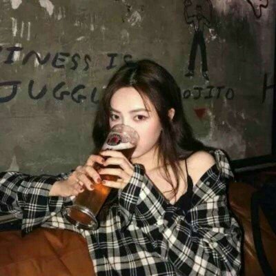 10张高清时尚高冷女生头像 个性氛围感拉满