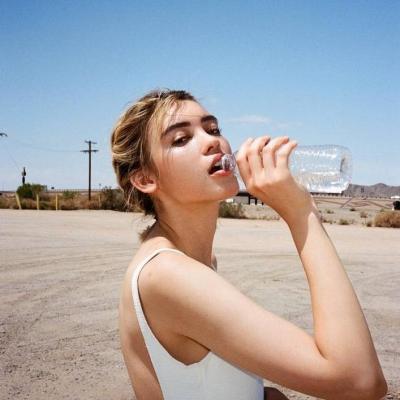 21张高清欧美风霸气女生头像 好看又酷的头像合集