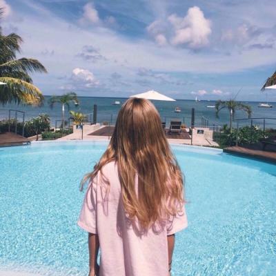 21张高清唯美长发女生背影QQ头像合集