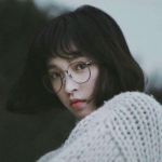 戴透明圆框眼镜的女生头像来啦！18张高清好看的眼镜控女生头像合集