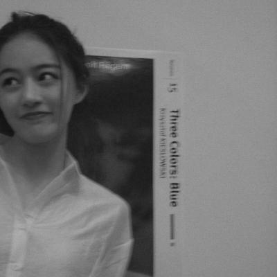 黑白高冷女生头像 15张高清好看的黑白高冷女头合集