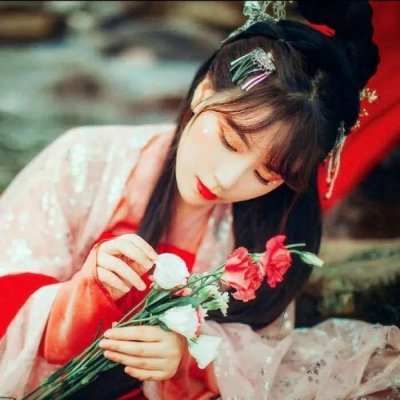 18张高清氛围感拉满的女生古风意境头像