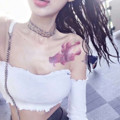 16张氛围感拉满！一半清纯一半妖媚的性感女生头像