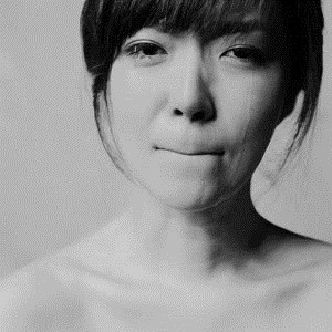 黑白流泪女生头像合集 15张高清素材上线