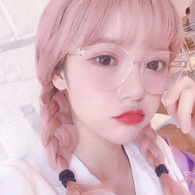 当下超火的时尚潮流女生头像 18张高清图合集