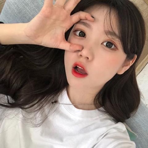 24张真人女生萌萌QQ头像 高清又好看