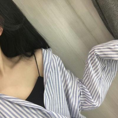 露肩锁骨的骚气女生头像合集 22张性感女头分享