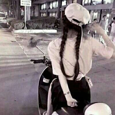 21张高清三人闺蜜背影头像 一套三张的女生头像合集