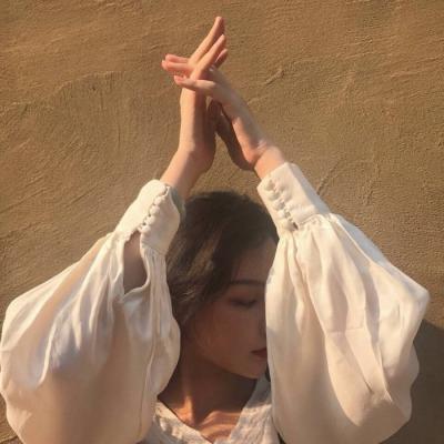 24张高清冷酷伤感少女头像合集 氛围感拉满