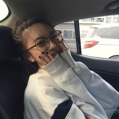 19张高清好看的女生戴眼镜微信头像合集