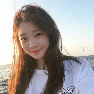 24张清新淡雅女生QQ头像 高清好看直接用