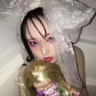 女生超拽冷酷霸气头像 21张高清拽酷女生头像合集