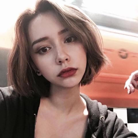 24张霸气御姐风女生头像 高清好看适合当微信头像