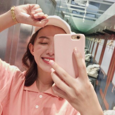 16张酷帅女生戴帽子头像 高清又好看