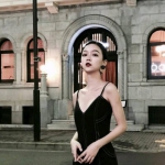 36张高清潮流女生街拍头像 时尚感拉满的美女头像合集