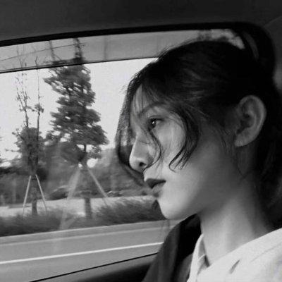 21张高清黑白伤感冷淡女生头像 自带心碎氛围感的女头合集