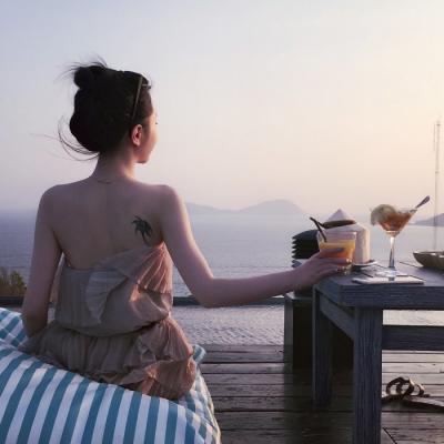 女生海边背影微信头像 28张高清唯美大图合集