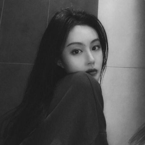 24张高清安静伤感唯美女生头像合集