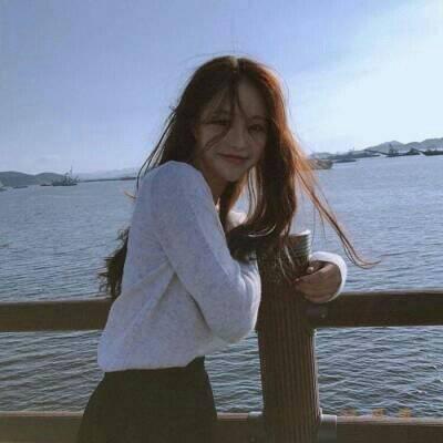 8张高清小清新蓝色系女生头像 氛围感拉满