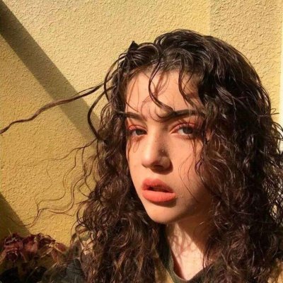 21张高清欧美风女生头像合集