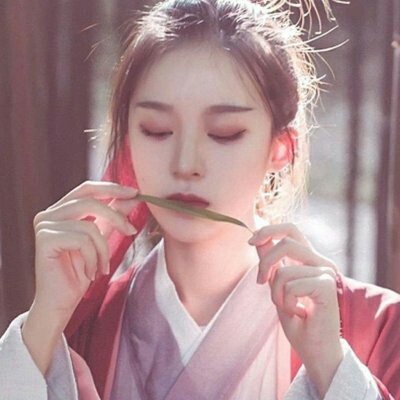 11张高清真人古风女生头像 清新氛围感拉满