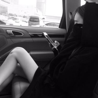 17张高清黑白高冷女生QQ头像 自带悲伤氛围感