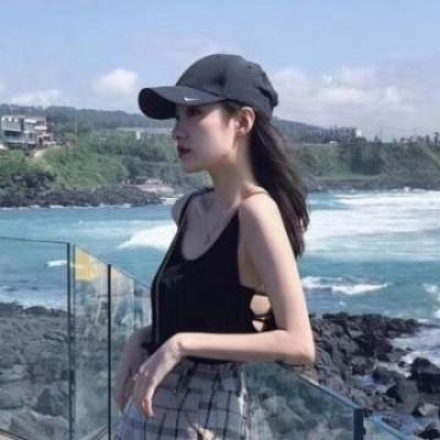 12张高清好看的女生海边微信头像合集