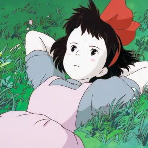 躺在草地上的动漫女生头像 单张高清图