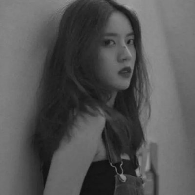 12张高清伤感高冷黑白女生头像合集