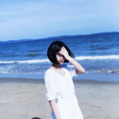 20张高清唯美短发女生微信头像合集