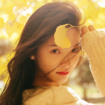 秋日氛围感女生头像来啦！10张高清唯美的秋天意境美女头像合集