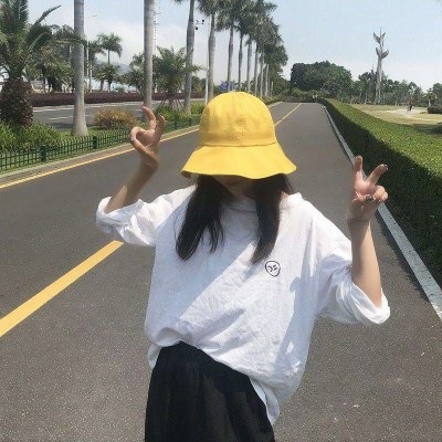 21张高清好看的戴帽女生头像 当下超流行的头像素材