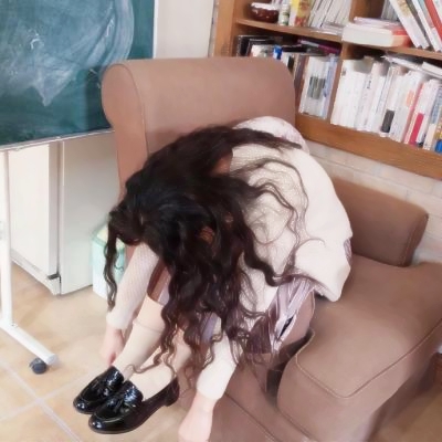 24张高清意境感拉满的抑郁伤感女生头像