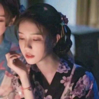 15张高清真人伤感古风女生头像合集