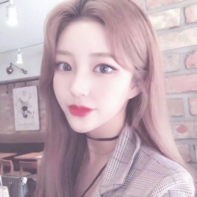 微信头像美女真实高清图 17张好看真人女生头像合集