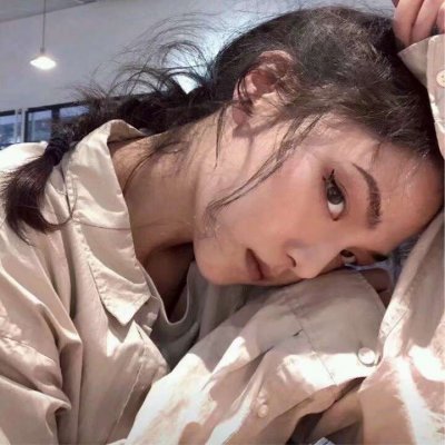 痞气拉满的真人超酷女生头像 高清无水印共15张