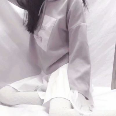 16张只露腿的双人闺蜜部位头像 高清女生头像素材