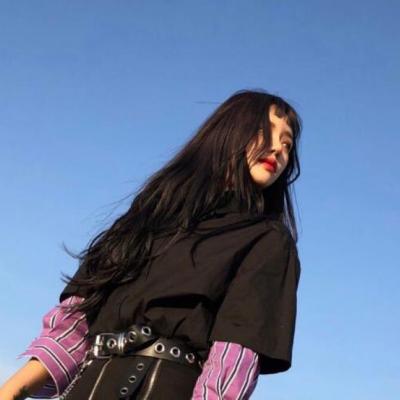 24张氛围感拉满的蓝色系女生头像 高清意境感拉满