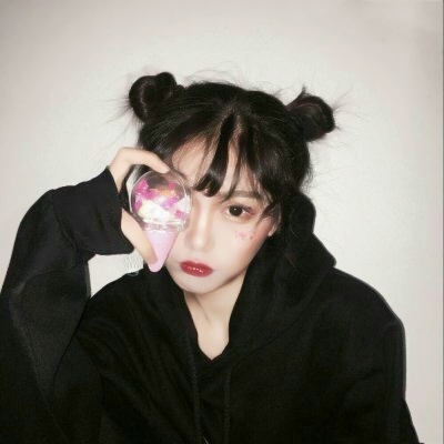 28张不露锋芒又带气场的女生头像合集